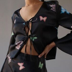 Lisa Says Gah Butterfly Top